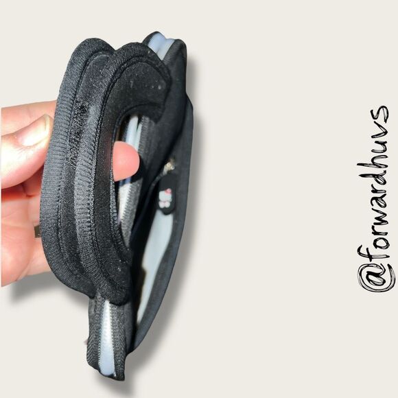 Sanrio Hello Kitty Tablet Case – 8¾” x 7”, Zippered - Picture 7 of 10